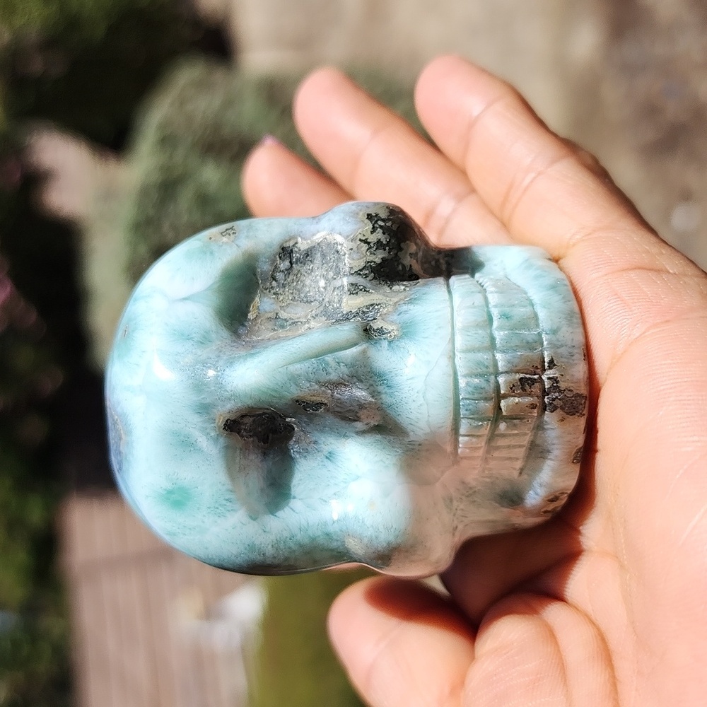 STRICKING  natural AA GRADE Larimar Skull
